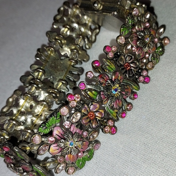 Vintage Avon Flower Rhinestones Stretch Band Women's Watch Unique Floral - Picture 7 of 10